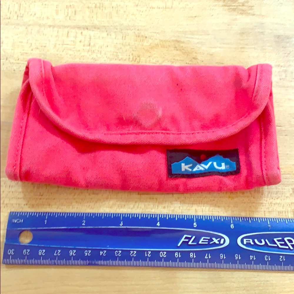 Kavu wallet pink with blue lining
